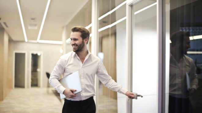 CHARISMATISCHES PRÄSENTIEREN TRAINIEREN